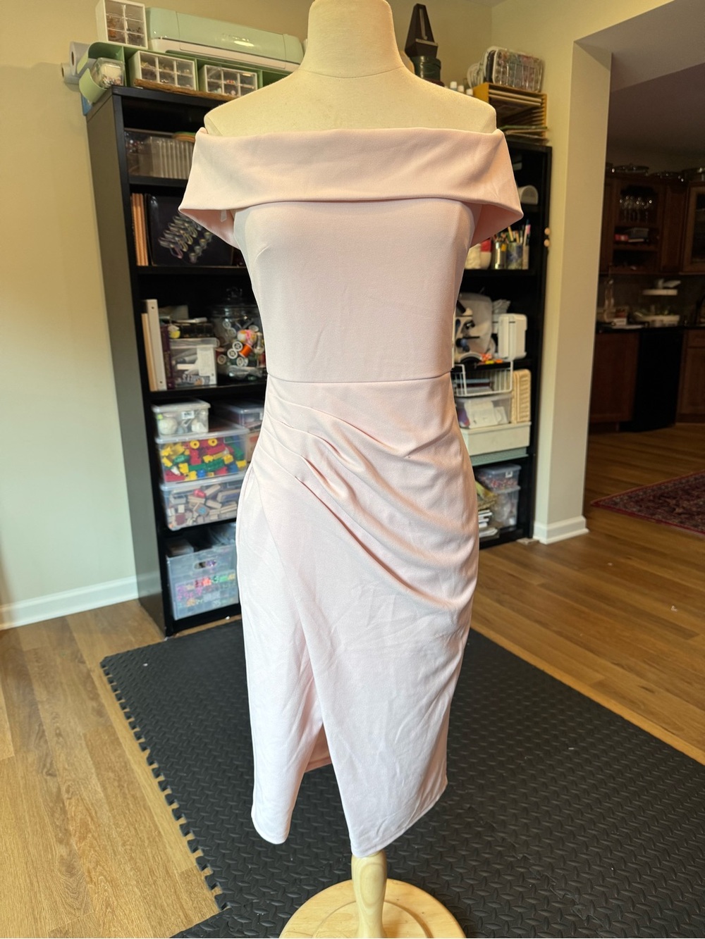 Premier Amour Blush Off-the-Shoulder Ruched Midi Sheath Dress SZ 6